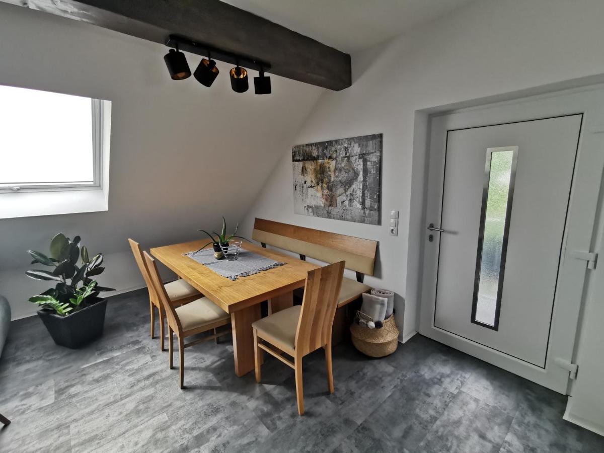 Apartmán Skyline Klimatisierte Dachgeschoss-wohnung In Mit Blick Ins Rheintal *